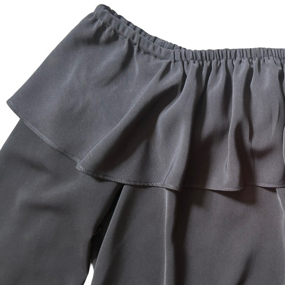 Michael Kors - Women's Black Ruffled Off Shoulder Blouse - EUC - Picture 4 of 9